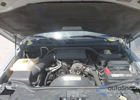 2010 Jeep Commander Sport z USA, uszkodzony, nr VIN 1J4RG4GK3AC130074